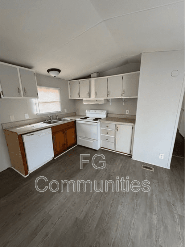 Morganton House: 1754 Zion Rd Unit 33