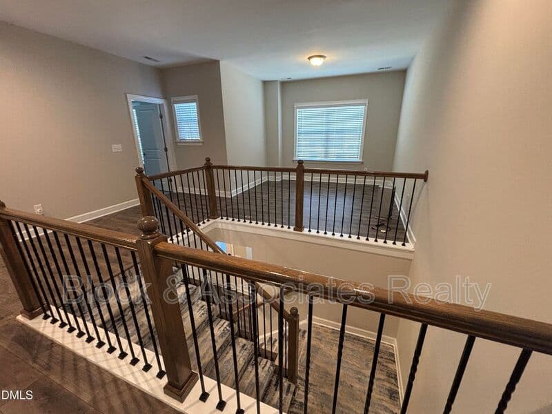Wake Forest House: 2020 Edens Ridge