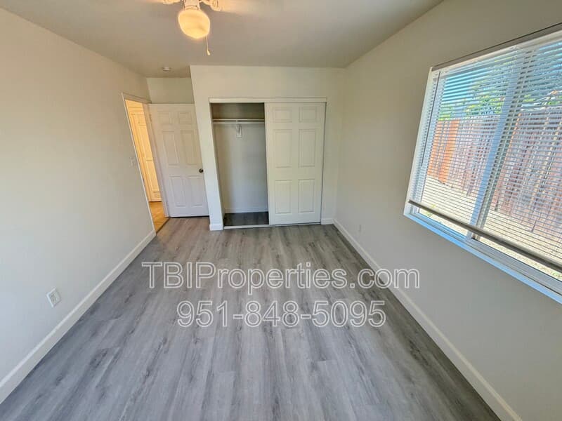 Riverside House: 8756 Greenpoint Ave