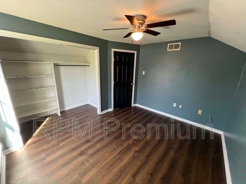 Denham Springs House: 8725 Fairoaks St
