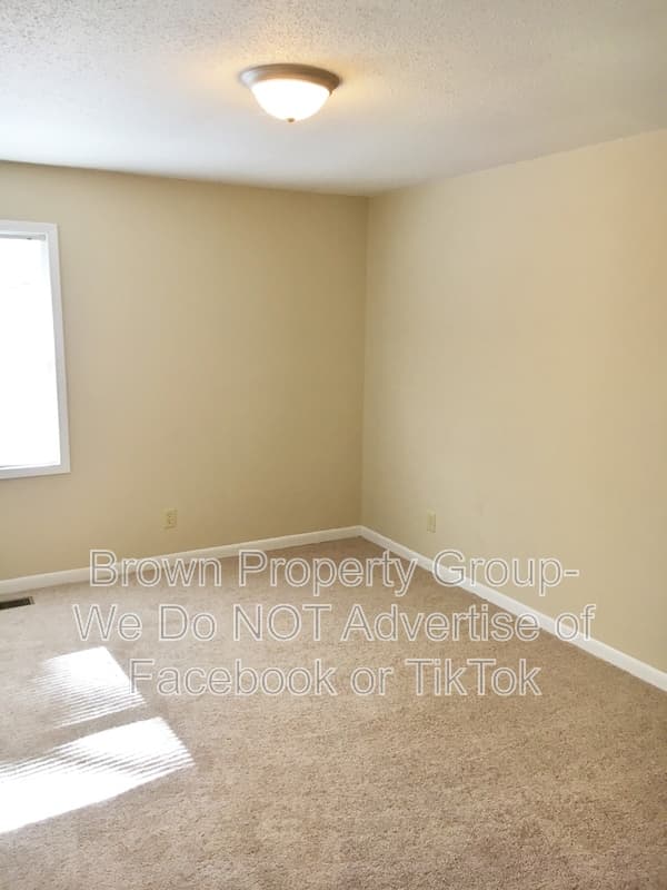 Spring Lake House: 3324 Red Fox Rd