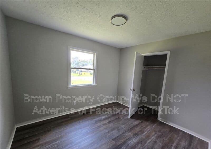 Fayetteville House: 303 Cartwright Dr