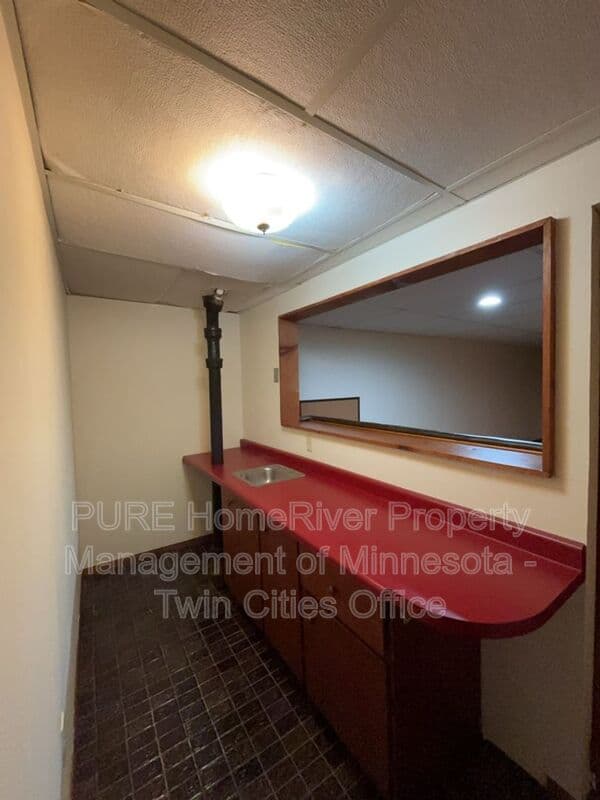 Bloomington House: 9306 Blaisdell Ave S
