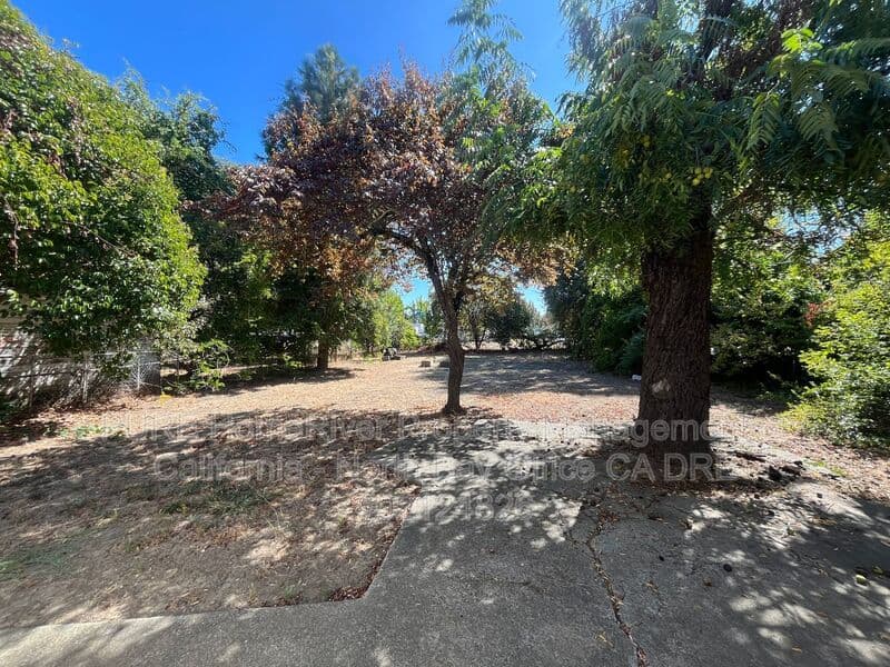 Ukiah House: 317 Clara Ave
