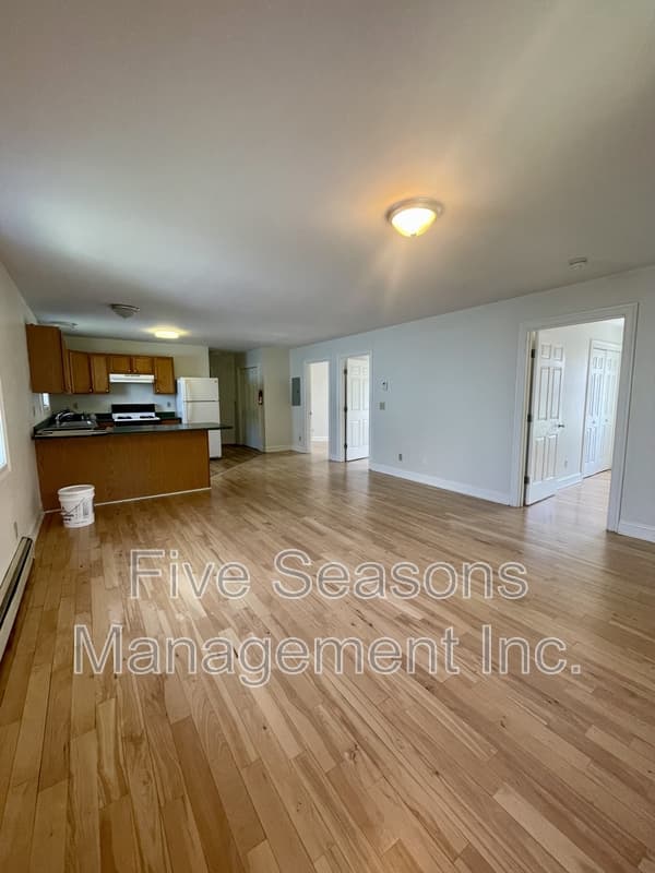 Burlington Condo: 85 Manhattan Drive - 2