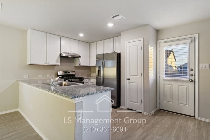 Converse House: 10546 Varmus Drive