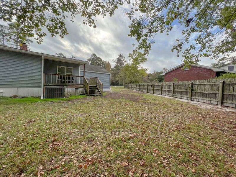 Summerville House: 806-B N Magnolia St