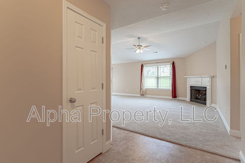 Greer House: 39 Nautical Dr
