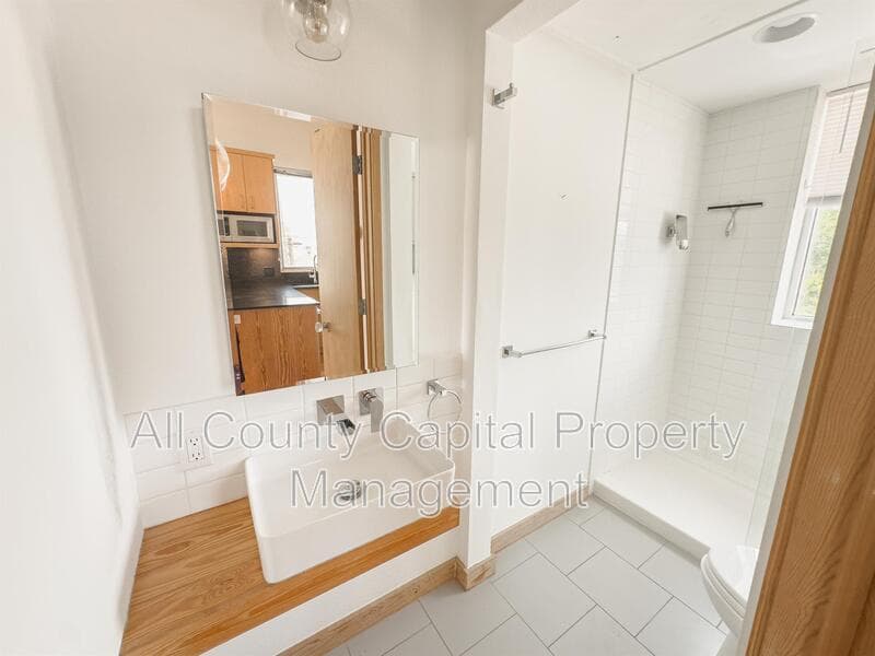 Austin House: 1507 North Street #A