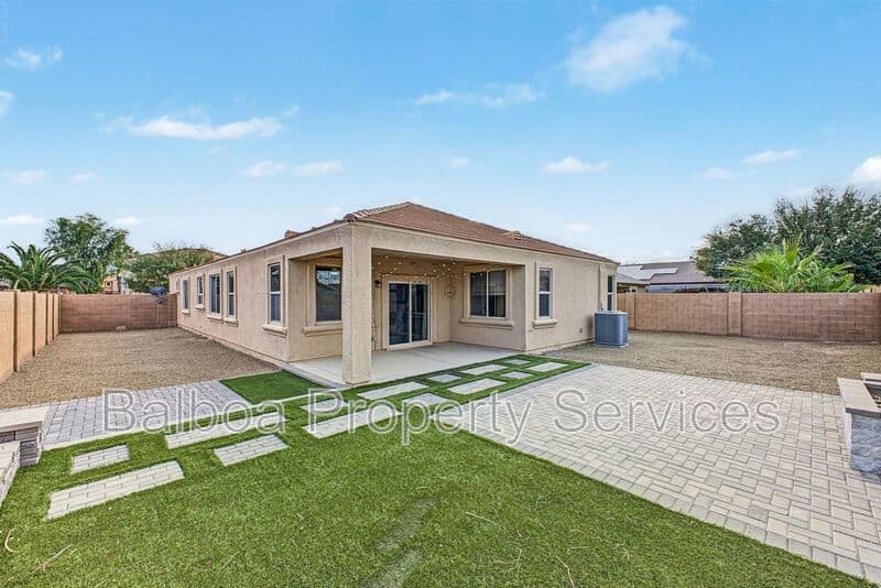 Florence House: 5596 E Helios Dr