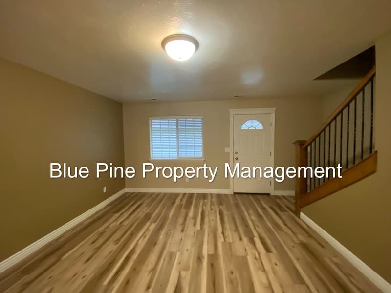 Ammon Townhome: 153 Robison Drive
