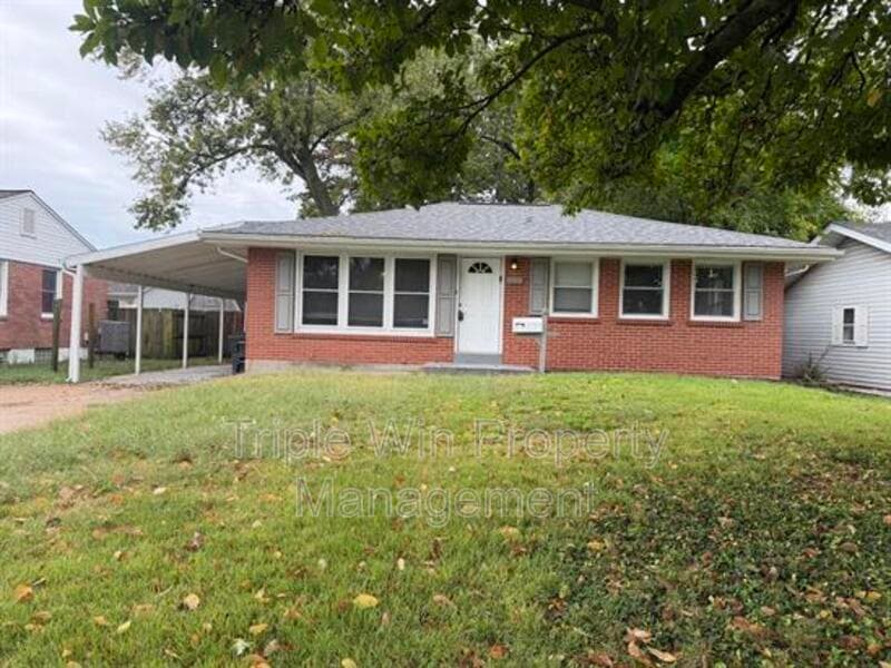 Florissant House: 740 Crowder Dr.