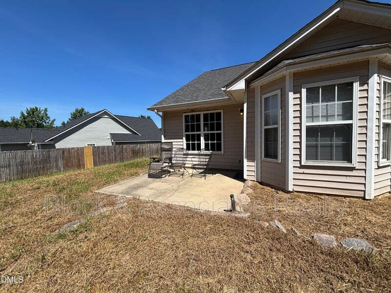 Raeford House: 337 Americana Dr