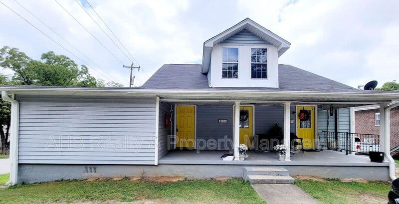 Burlington House: 821 Grace Avenue