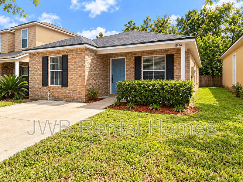 Jacksonville House: 8424 India Ave