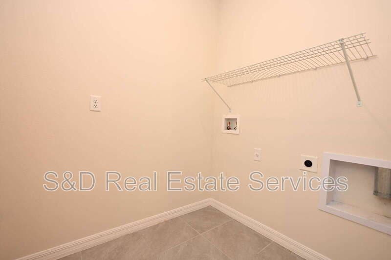 Lakeland House: 2548 Ryland Falls Drive