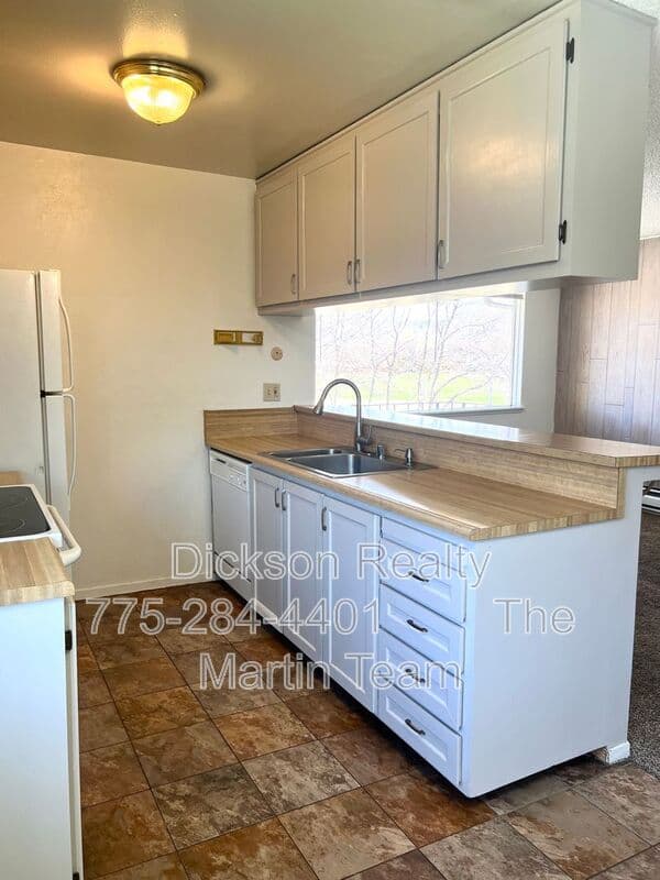 Reno House: 5020 Tahiti Way