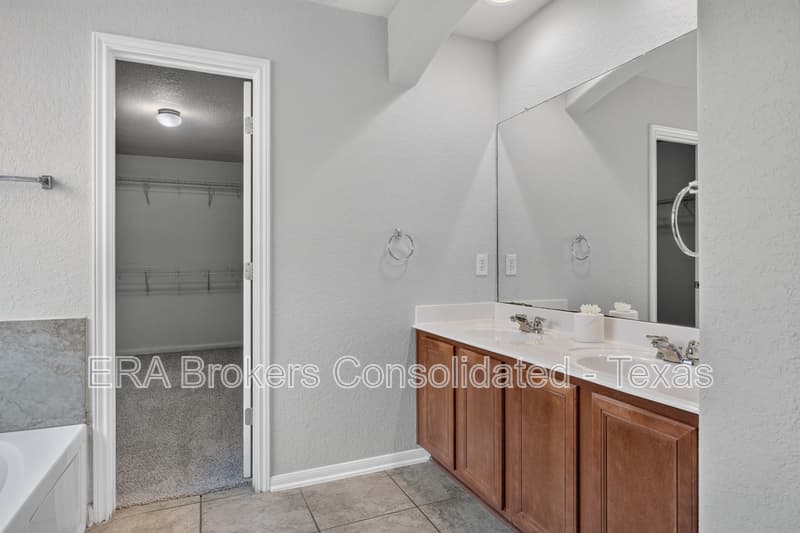 San Antonio House: 14022 Bella Donna
