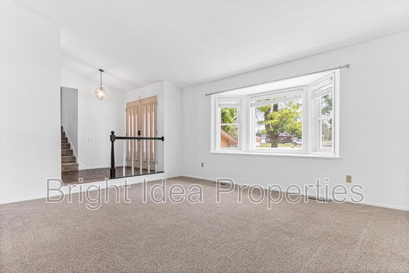 Woodbury House: 1716 Evergreen Drive