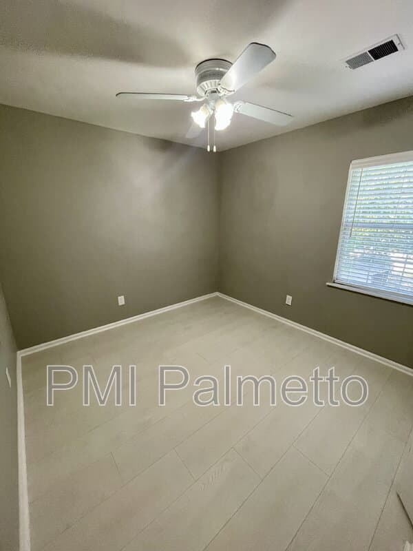 Columbia Condo: 2A Cutlers Court