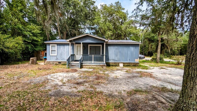 Hinesville House: 955 Hollywood Dr