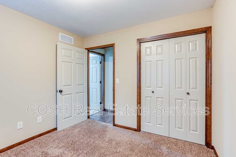 Colwich Condo: 406 North Colorado Avenue - F