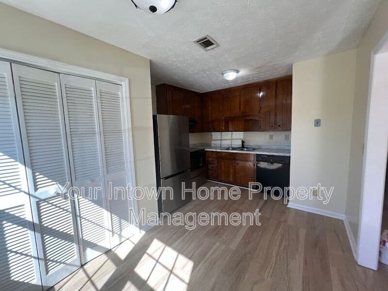Stone Mountain House: 5291 Ridge Forest Dr.
