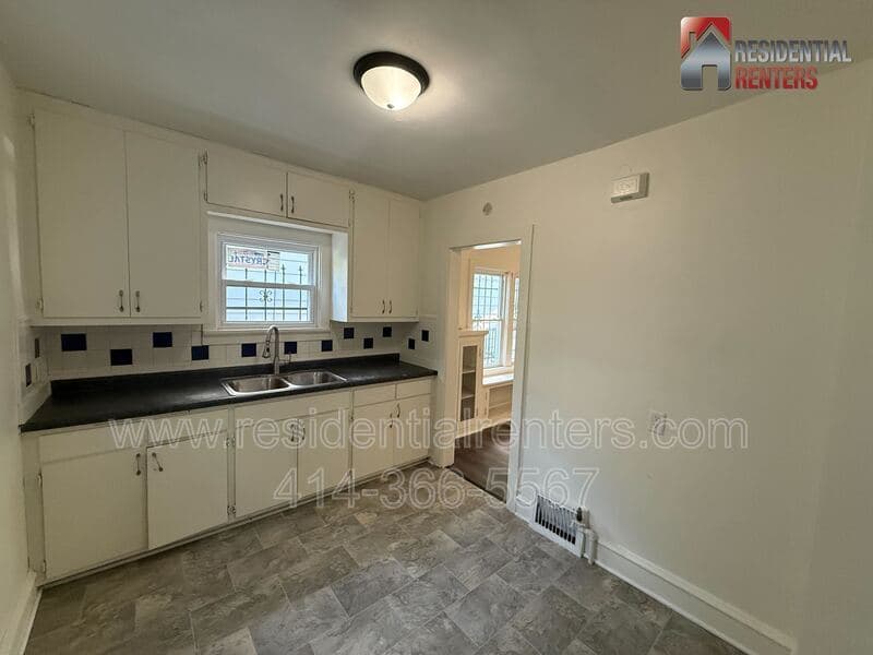 Milwaukee House: 5560 N 40th Street