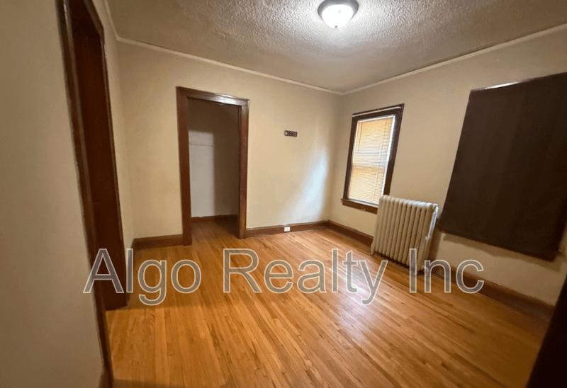 Minneapolis Condo: 2646 Dupont Avenue North - 1