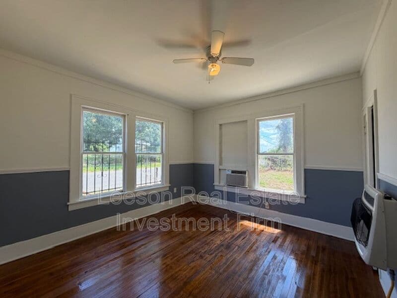 Shreveport House: 2803 Fredrick St