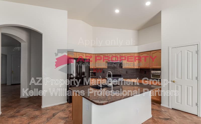 Tempe House: 689 W Minton Dr