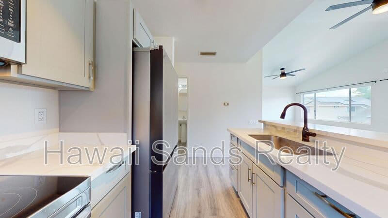 Ewa Beach House: 91-204 Kuina Pl