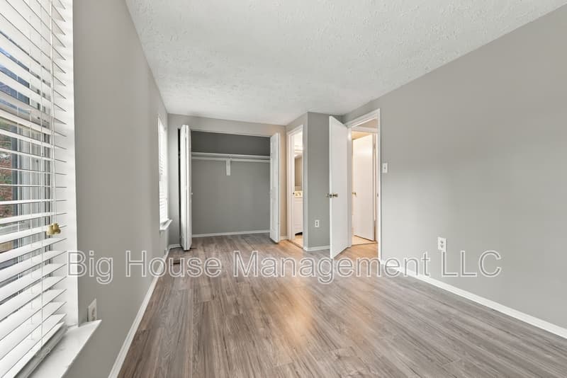 Waldorf Townhome: 1554 Pin Oak Dr