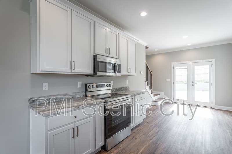 Cleveland House: 2631 Rogers Dr SE