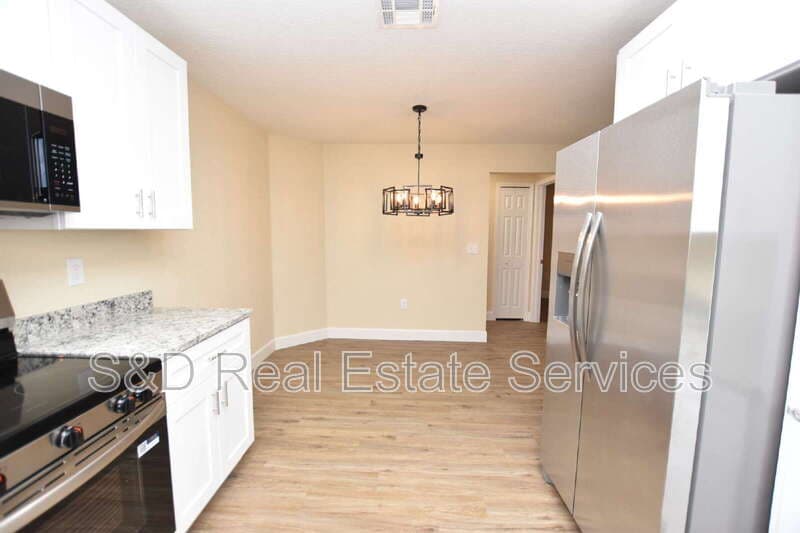 Lakeland Condo: 1111 Mercury Dr E