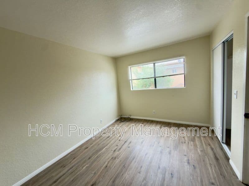San Pedro House: 922 W 25th St