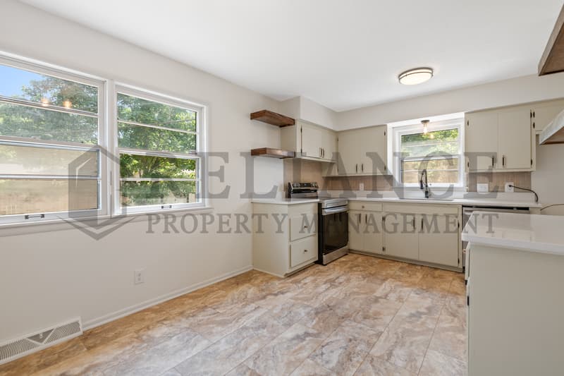 Wichita House: 7315 West Galoway