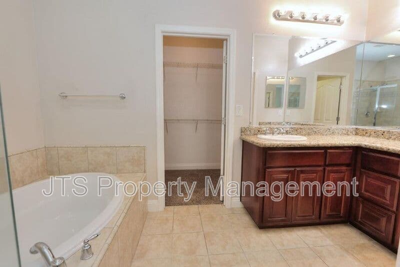 Sacramento House: 5424 Washoe Street