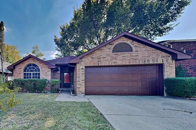 Grand Prairie House: 633 Beatty Dr