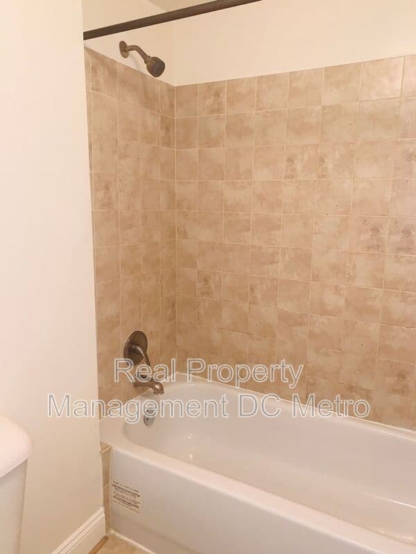 Washington Townhome: 117 W St. NW