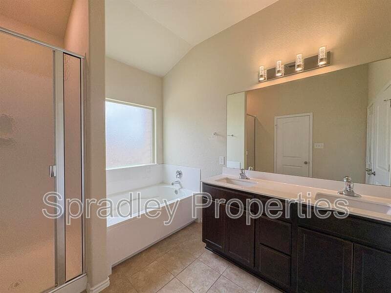 Belton House: 4617 Abergavenny Dr