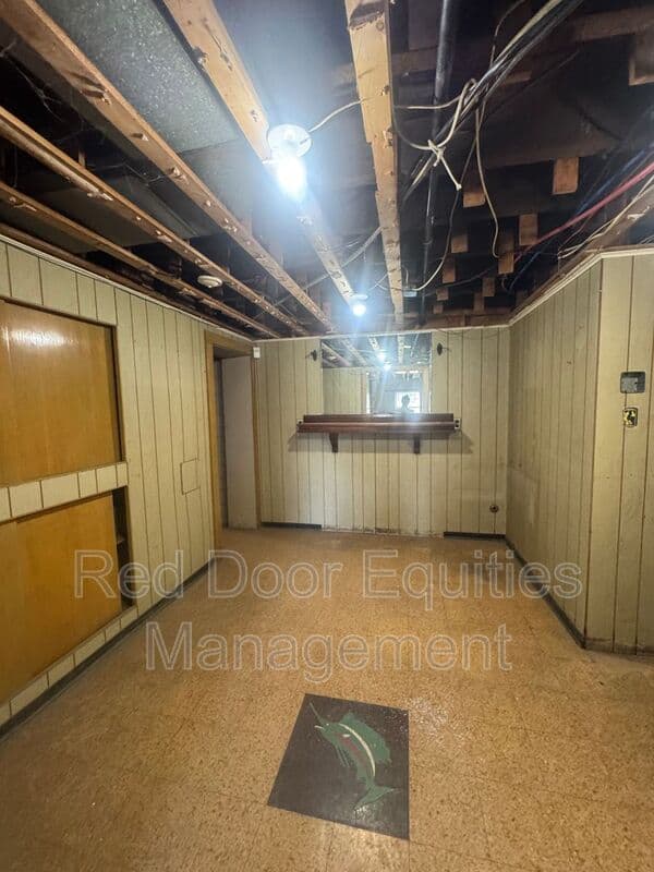 Lancaster House: 911 Angle Street