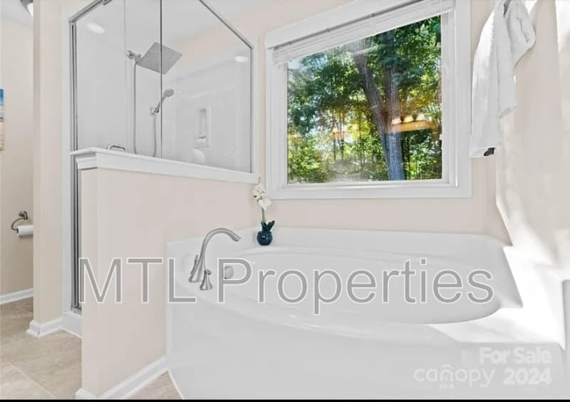 Fort Mill House: 3042 Collin House Drive