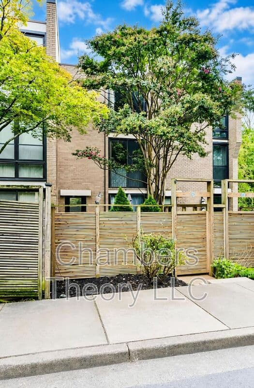 Reston House: 11475 Washington Plz W
