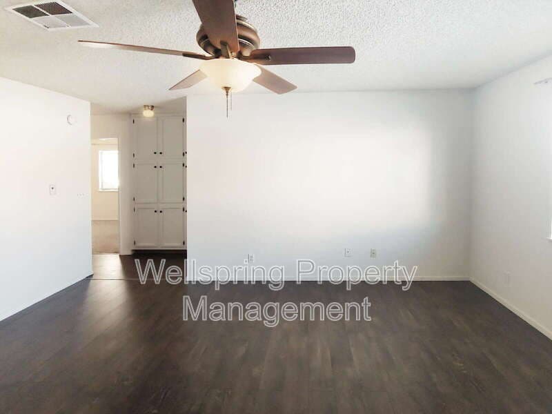 Ridgecrest Condo: 936 W Graaf
