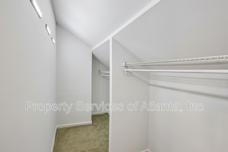 Atlanta House: 1649 Beecher St SW