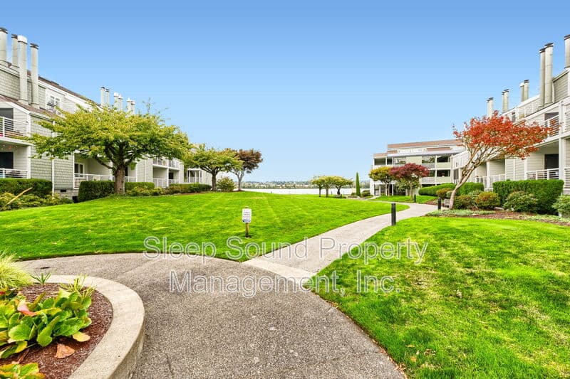 Portland Condo: 201 N Hayden Bay Dr