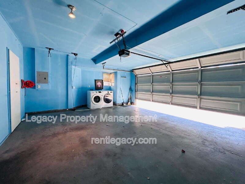 Suisun City House: 232 Redstone Cir