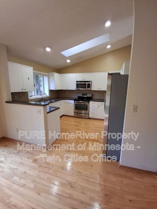 Rochester House: 2008 Hill Pl SW