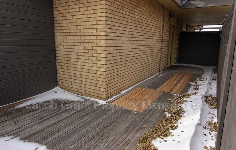 Idaho Falls House: 220 N Fanning